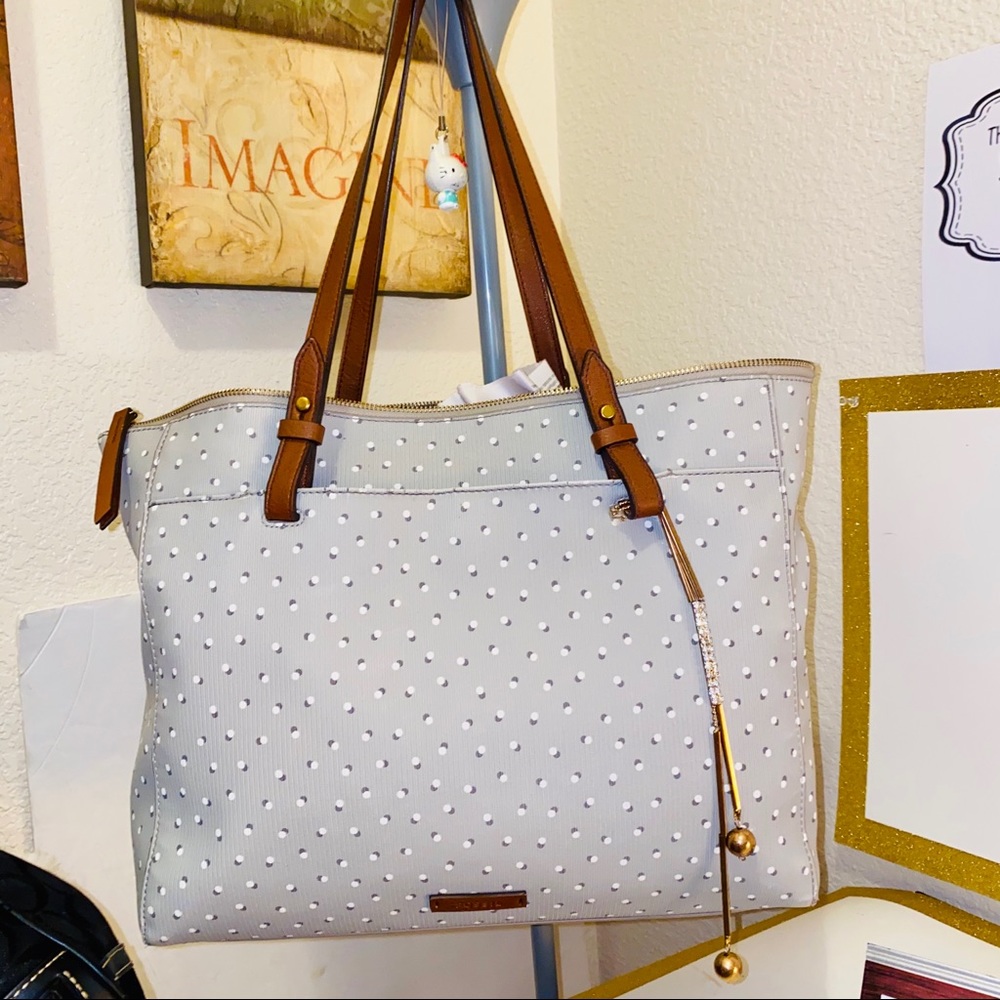 “ FOSSIL “ Fabulous Tote Perfect size for laptop!